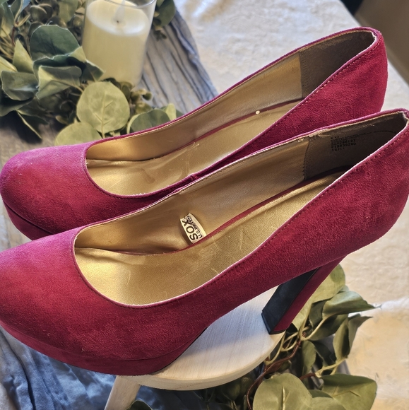 Womens High Heels - Picture 2 of 3